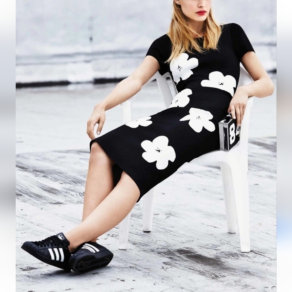 PINK TARTAN BLACK BODYCON DRESS W WHITE FLOWERS SIZE MEDIUM